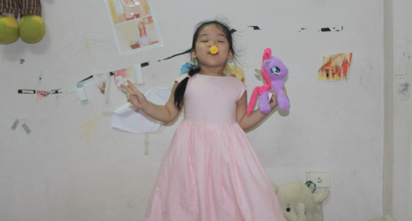 Hình ảnh trình diễn thời trang của gấu con