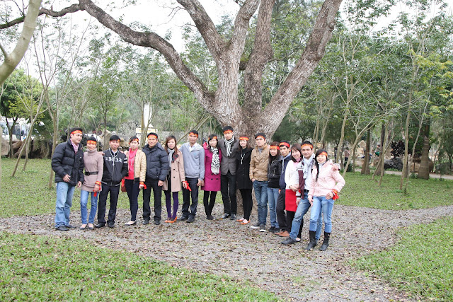 Anh em Tổ 3 lớp Giáo lý hôn nhân K19 Giáo Xứ Thái Hà năm học 2011-2012